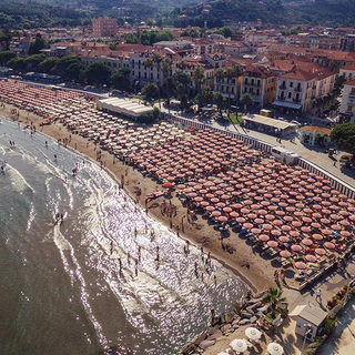 "Imperia e Diano Marina tristi": Confcommercio "Ok la satira ma quelle di Migli sembrano critiche inaccettabili" "Imperia e Diano Marina tristi": Confcommercio "Ok la satira ma quelle di Migli sembrano critiche inaccettabili"