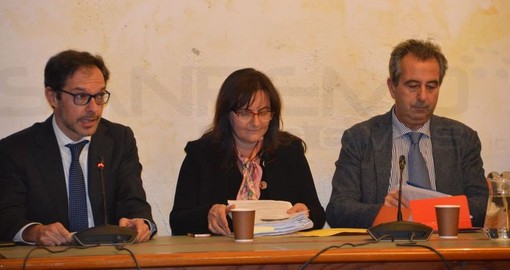 Bordighera: ospedale Saint Charles, l’Assessore Sonia Viale in Consiglio comunale “Verrà riaperto il Pronto Soccorso e ritornerà l’ortopedia che anni fa era stata spostata ad Albenga” Bordighera: ospedale Saint Charles, l’Assessore Sonia Viale in Consiglio comunale “Verrà riaperto il Pronto Soccorso e ritornerà l’ortopedia che anni fa era stata spostata ad Albenga”