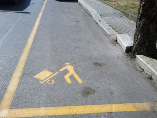 Sanremo: multata per aver sostato nell'area riservata allo scarico e carico, la richiesta di una cittadina