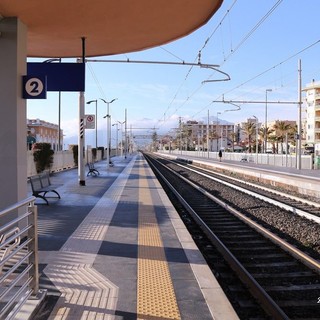 Bordighera: interventi di potenziamento alla stazione ferroviaria, fino al 21 gennaio bus al posto di due Intercity Bordighera: interventi di potenziamento alla stazione ferroviaria, fino al 21 gennaio bus al posto di due Intercity
