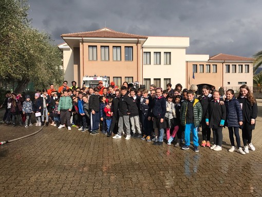 San Bartolomeo al Mare: incontro produttivo tra gli alunni della scuola primaria Filipponi e la Protezione Civile