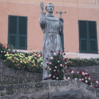 Imperia: città chiusa per la ricorrenza del santo patrono. Il programma religioso. Alle 15 via a 'Olioliva'