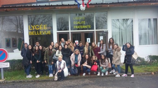 Sanremo: ottima riuscita per lo scambio culturale tra gli studenti del liceo Casini ed i loro 'colleghi' francesi del Lycée Bellevue di Alb Sanremo: ottima riuscita per lo scambio culturale tra gli studenti del liceo Casini ed i loro 'colleghi' francesi del Lycée Bellevue di Alb