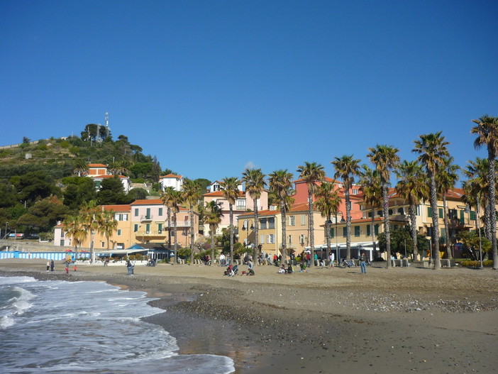 San Lorenzo al Mare: il Comune pubblica il bando per la gestione della spiaggia libera "Baia delle Vele" San Lorenzo al Mare: il Comune pubblica il bando per la gestione della spiaggia libera "Baia delle Vele"