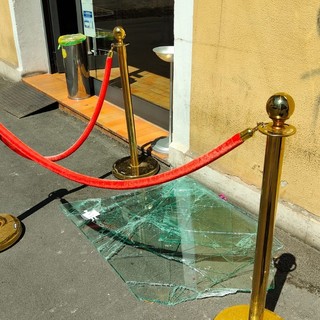 Due furti in una notte a Imperia, nel mirino il bar Brasil e paninoteca Lucky Due furti in una notte a Imperia, nel mirino il bar Brasil e paninoteca Lucky