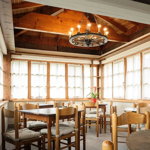 I sapori de "Il Colle", a Nava riapre il ristorante: punto di riferimento per gli appassionati del verde I sapori de "Il Colle", a Nava riapre il ristorante: punto di riferimento per gli appassionati del verde