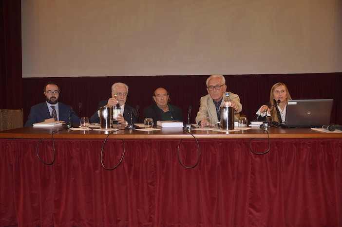 Sanremo: Martedì Letterari e Premio Acqui Ambiente insieme nella presentazione del libro di Stefano Zecchi - le foto Sanremo: Martedì Letterari e Premio Acqui Ambiente insieme nella presentazione del libro di Stefano Zecchi - le foto