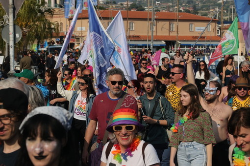 Sanremo, storia e identità: “È anche la città del Pride”. Dalla ‘Stonewall italiana’ alle politiche sui diritti, un percorso che si rafforza Sanremo, storia e identità: “È anche la città del Pride”. Dalla ‘Stonewall italiana’ alle politiche sui diritti, un percorso che si rafforza