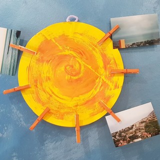 Laboratori per bambini con Tata Noemi " il sole porta foto" Laboratori per bambini con Tata Noemi " il sole porta foto"