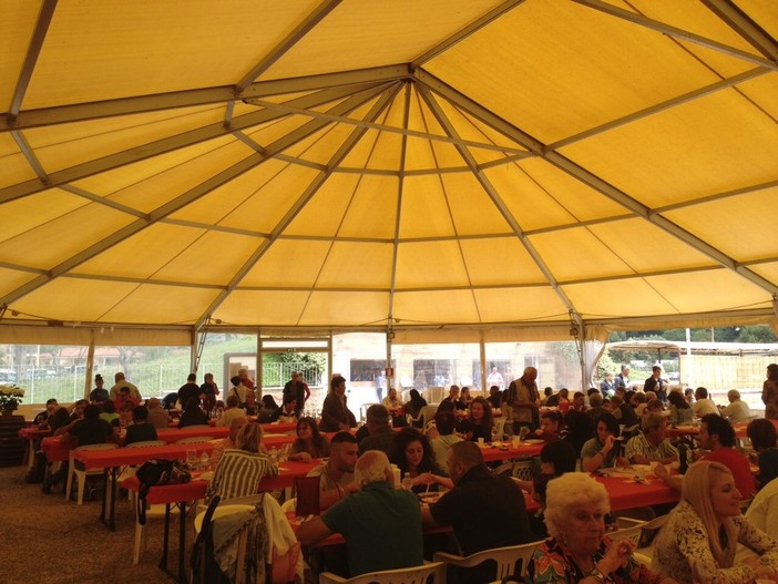 Camporosso: Sapori di Vini, manifestazione dedicata alla degustazione di vini, olio e miele.