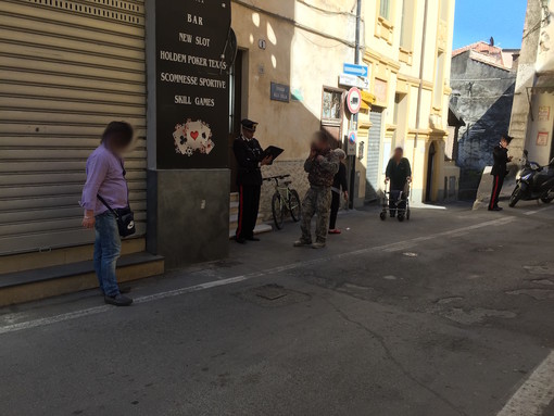 Sanremo: mobilitazione di soccorsi a Coldirodi per una donna incinta trovata priva di sensi al piano terra di una palazzina