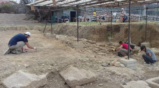 Sanremo: nel pomeriggio alla Biblioteca conferenza sullo scavo del sepolcreto della Porta Nord di Albintimilium” Sanremo: nel pomeriggio alla Biblioteca conferenza sullo scavo del sepolcreto della Porta Nord di Albintimilium”