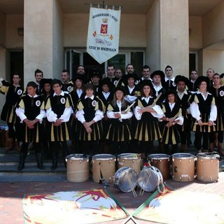 Ventimiglia: i giorni dei raccolta dei beni per gli alluvionati a cura del gruppo Sbandieratori e Musici