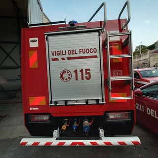 Sanremo: intervento dei Vigili del Fuoco stamattina via Goethe per un cagnolino infilzato in una ringhiera Sanremo: intervento dei Vigili del Fuoco stamattina via Goethe per un cagnolino infilzato in una ringhiera