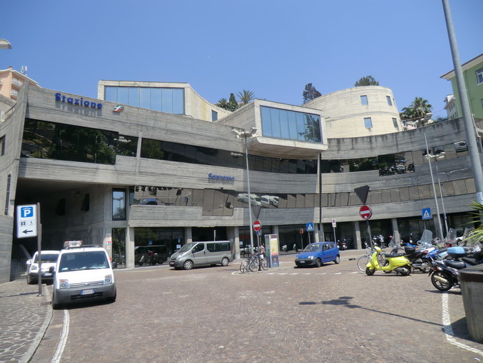 Ecco l'Espresso "Riviera", il nuovo treno che parte da Milano e ferma a Sanremo, Bordighera e Ventimiglia