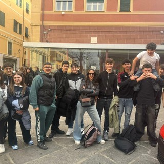 Gli studenti del CAT di Ventimiglia alla scoperta della scienza‑spettacolo con “La Fisica che ci piace”