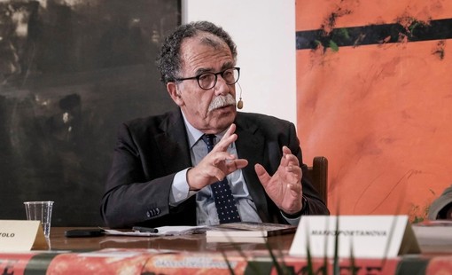 Il tema mafia irrompe nella corsa al voto in Liguria, intervista a Sandro Ruotolo: “Mettere capolista un indagato per voto di scambio è un’enorme responsabilità di Bucci” Il tema mafia irrompe nella corsa al voto in Liguria, intervista a Sandro Ruotolo: “Mettere capolista un indagato per voto di scambio è un’enorme responsabilità di Bucci”