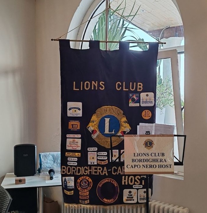 Cuori accesi per l'Ucraina, il Lions Club Bordighera Capo Nero Host dona dieci stufe a legna Cuori accesi per l'Ucraina, il Lions Club Bordighera Capo Nero Host dona dieci stufe a legna