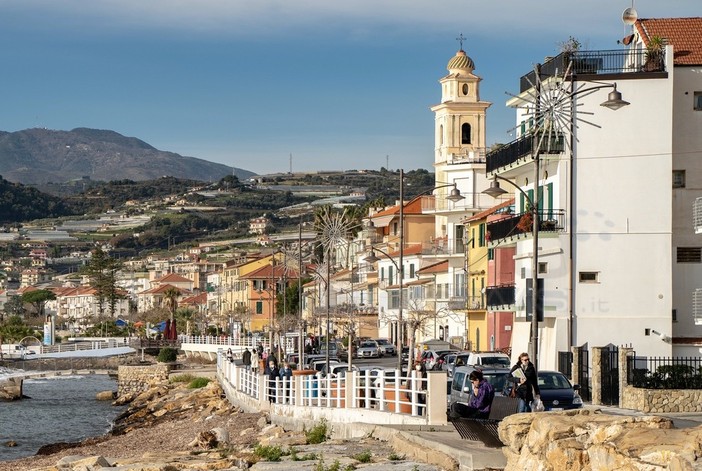 Spiagge libere di Santo Stefano al Mare: gestione affidata ad Amaie fino al 2028, ok del Consiglio