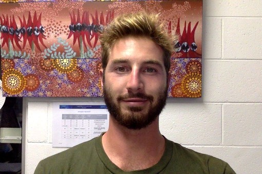 In & Out: da Riva Ligure all'Australia. La storia di Simone Papalia, che ha fatto delle immersioni il suo lavoro In & Out: da Riva Ligure all'Australia. La storia di Simone Papalia, che ha fatto delle immersioni il suo lavoro