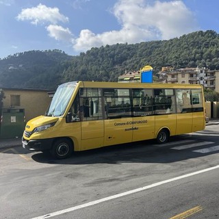 Scuolabus per la primaria, SìAmo Camporosso: "Mezzo non dotato di sistemi idonei al trasporto di alunni con disabilità"