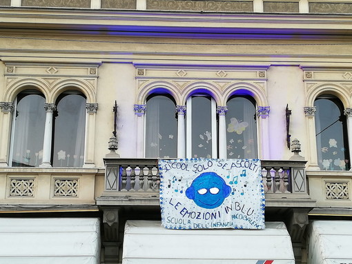 Sanremo: per la giornata mondiale della consapevolezza dell’autismo, bellissima iniziativa delle maestre della scuola dell’infanzia Arcobaleno