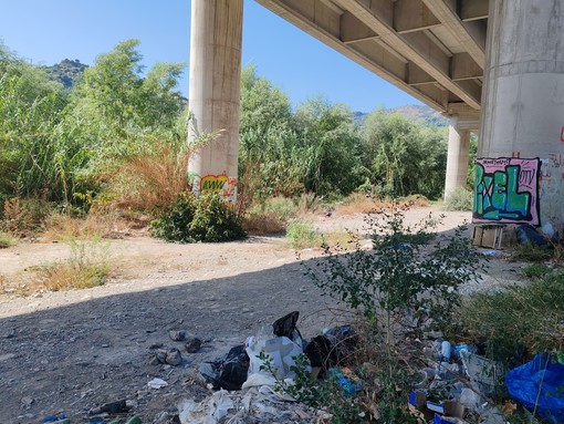 Sparatoria di ieri a Ventimiglia: indagini dei Carabinieri per risalire ai colpevoli, in prognosi riservata uno dei due feriti