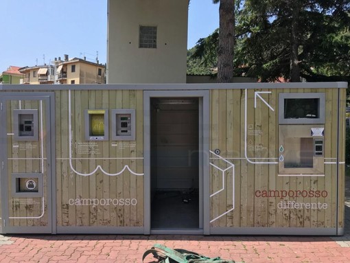 Camporosso all’avanguardia nel rispetto dell’ambiente, installata in via Roma una struttura ‘Multiservice’ per la distribuzione di acqua, detersivi e sacchetti biodegradabili