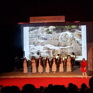 Sanremo, spettacolo teatrale di fine anno del liceo Cassini al Casinò (foto)