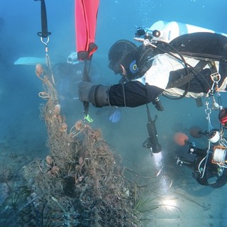 Santo Stefano al Mare: progetto Sea-ty, rimosse due reti fantasma dalla secca (Foto) Santo Stefano al Mare: progetto Sea-ty, rimosse due reti fantasma dalla secca (Foto)