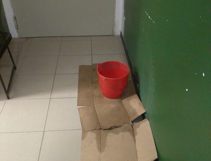Ventimiglia: all’istituto Marco Polo temperature sotto i dieci gradi, gli studenti si preparano allo sciopero (Foto) Ventimiglia: all’istituto Marco Polo temperature sotto i dieci gradi, gli studenti si preparano allo sciopero (Foto)