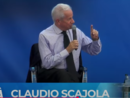 Scajola sul palco di Telese ad un dibattito Scajola sul palco di Telese ad un dibattito