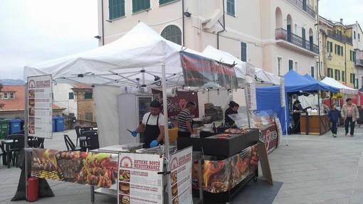 Arma di Taggia: da oggi a domenica sul lungomare Levante il grande appuntamento con lo 'Street Food' Arma di Taggia: da oggi a domenica sul lungomare Levante il grande appuntamento con lo 'Street Food'