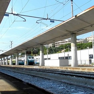 Utente imperiese denuncia disagi in stazione a Savona e sui treni: “Arretratezza inaccettabile, impossibile per disabili salire a bordo” Utente imperiese denuncia disagi in stazione a Savona e sui treni: “Arretratezza inaccettabile, impossibile per disabili salire a bordo”