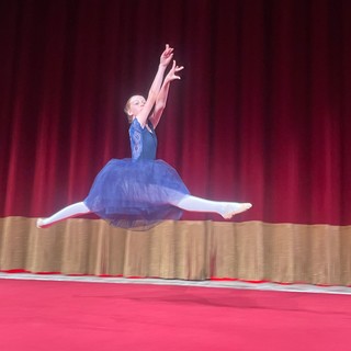 Emozioni in scena al Casinò Municipale: spettacolo di fine anno dell'Istituto Comprensivo Sanremo Ponente (foto)