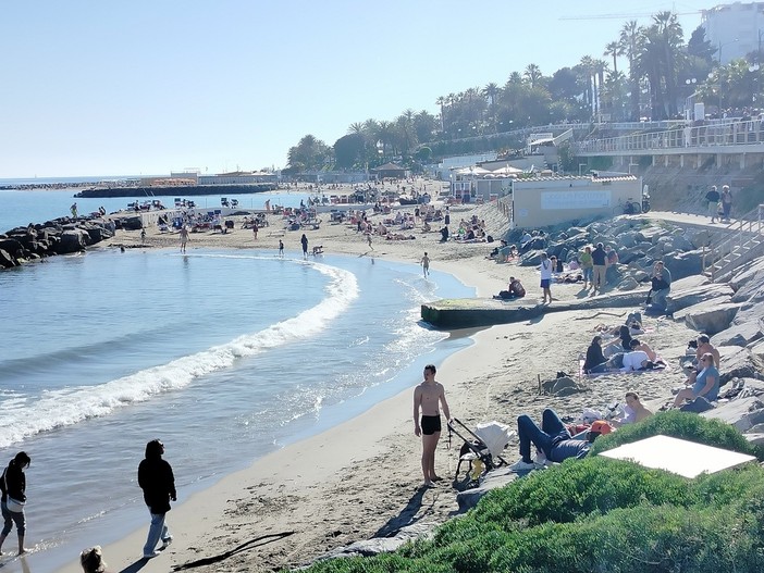 Sanremo, revocato il divieto di balneazione tra Foce Levante e Bagni Matuzia dopo le analisi favorevoli Arpal Sanremo, revocato il divieto di balneazione tra Foce Levante e Bagni Matuzia dopo le analisi favorevoli Arpal