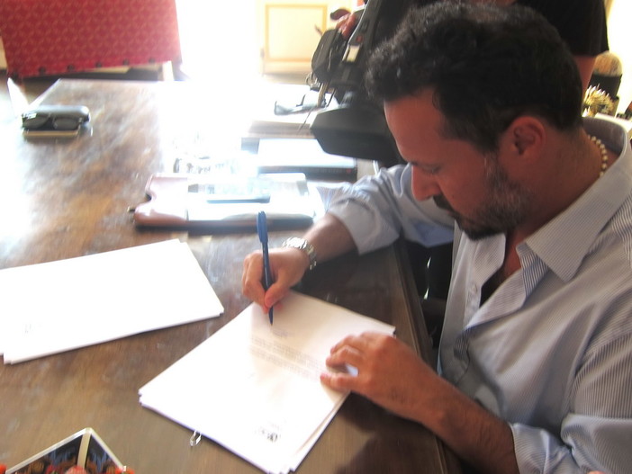 La firma della lettera di accompagnamento dell'ordinanza La firma della lettera di accompagnamento dell'ordinanza