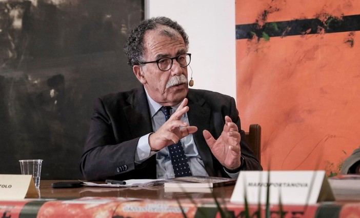 Il tema mafia irrompe nella corsa al voto in Liguria, intervista a Sandro Ruotolo: “Mettere capolista un indagato per voto di scambio è un’enorme responsabilità di Bucci” Il tema mafia irrompe nella corsa al voto in Liguria, intervista a Sandro Ruotolo: “Mettere capolista un indagato per voto di scambio è un’enorme responsabilità di Bucci”