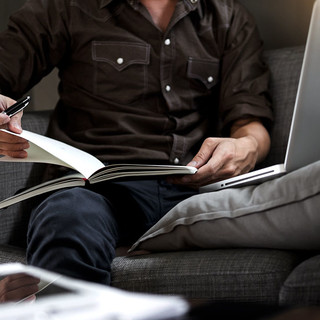 Cercasi giornalista full time, inquadramento tempo indeterminato contratto FSNI