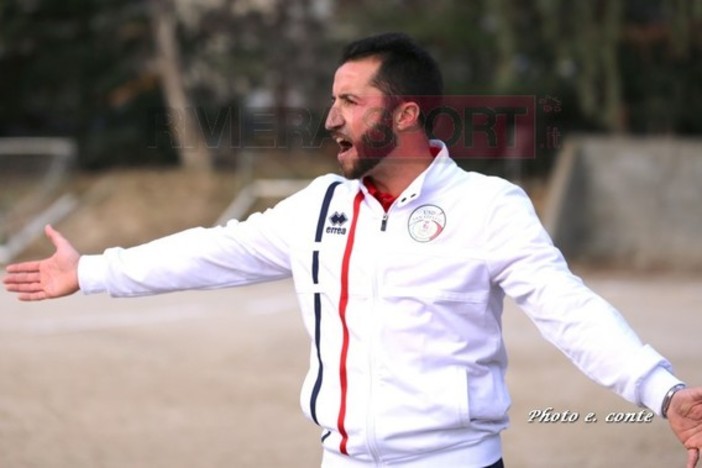 Simone Siciliano, attuale allenatore della Sanstevese. Nella sua carriera da calciatore ha vestito anche le maglie di Vado e Imperia