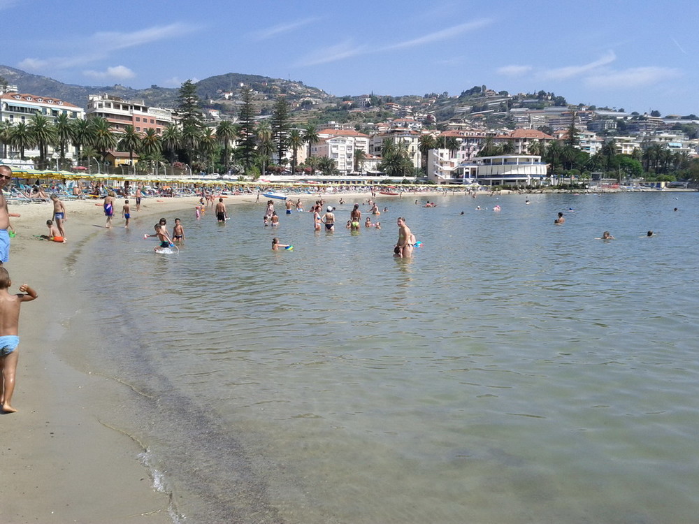 Nuovo divieto di balneazione a Sanremo: stop ai bagni in mare tra il torrente San Francesco ed il Morgana