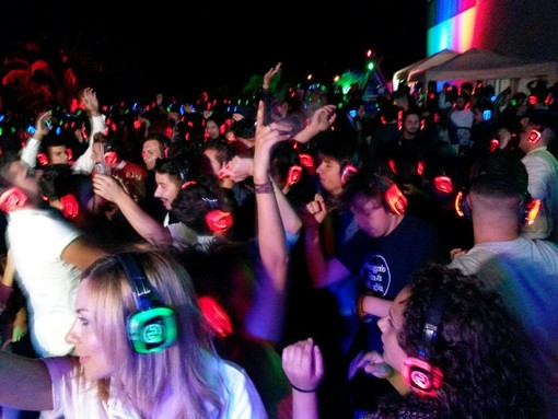 Cresce l'attesa per la silent disco alla darsena di Arma di Taggia, appuntamento domenica dalle 22 Cresce l'attesa per la silent disco alla darsena di Arma di Taggia, appuntamento domenica dalle 22