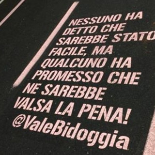 Sanremo: la storia dietro il messaggio sulla pista ciclabile posto nel 2014. Ecco chi l'ha scritta e perchè