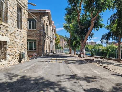 Vallecrosia, la 3B porta in scena Manzoni in versione pop: applausi per lo spettacolo inclusivo dell’“Andrea Doria” Vallecrosia, la 3B porta in scena Manzoni in versione pop: applausi per lo spettacolo inclusivo dell’“Andrea Doria”