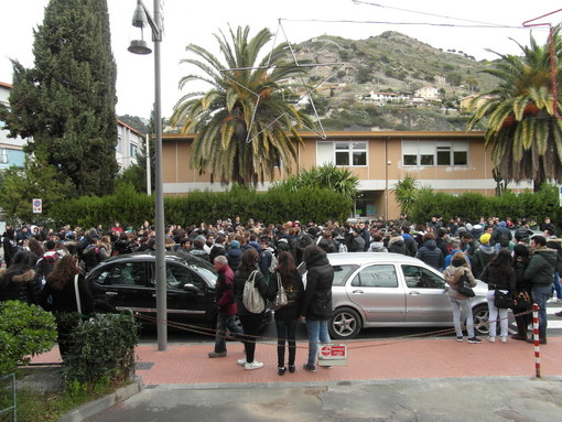 Ventimiglia: mancano i professori di ruolo al 'Marco Polo', ad ottobre ancora orari provvisori, Monticone “Purtroppo è così in tutte le scuole”