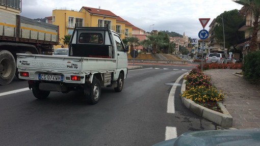 San Bartolomeo al Mare: lavori ancora da ultimare alla rotatoria, speriamo che da 'brutto anatroccolo' diventi un cigno bellissimo