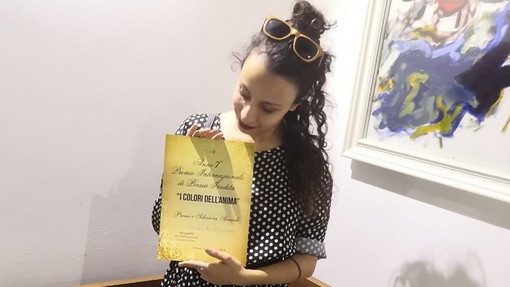 Con 'L'orgasmo della caffettiera', l'imperiese Sara Pellegrini premiata al concorso nazionale di poesia 'I colori dell'anima' (foto)