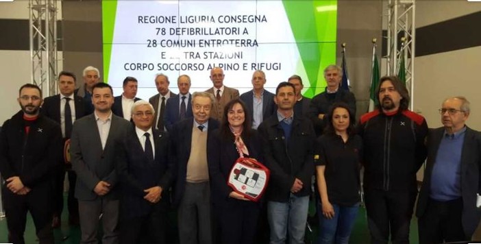 Tragedia sfiorata a Molini di Triora, Viale: "Proseguire nei progetti di dotazione di defibrillatori nei comuni dell'entroterra" Tragedia sfiorata a Molini di Triora, Viale: "Proseguire nei progetti di dotazione di defibrillatori nei comuni dell'entroterra"