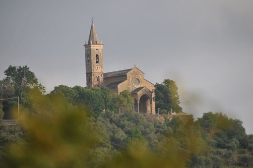 Imperia, Montegrazie in festa mercoledì per la Natività di Maria Santissima (foto) Imperia, Montegrazie in festa mercoledì per la Natività di Maria Santissima (foto)