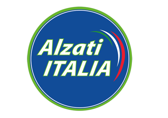 Alzati Italia sbarca in Liguria: il movimento sovranista agli ambulanti di Sanremo "Non lasciate piazza Eroi" Alzati Italia sbarca in Liguria: il movimento sovranista agli ambulanti di Sanremo "Non lasciate piazza Eroi"